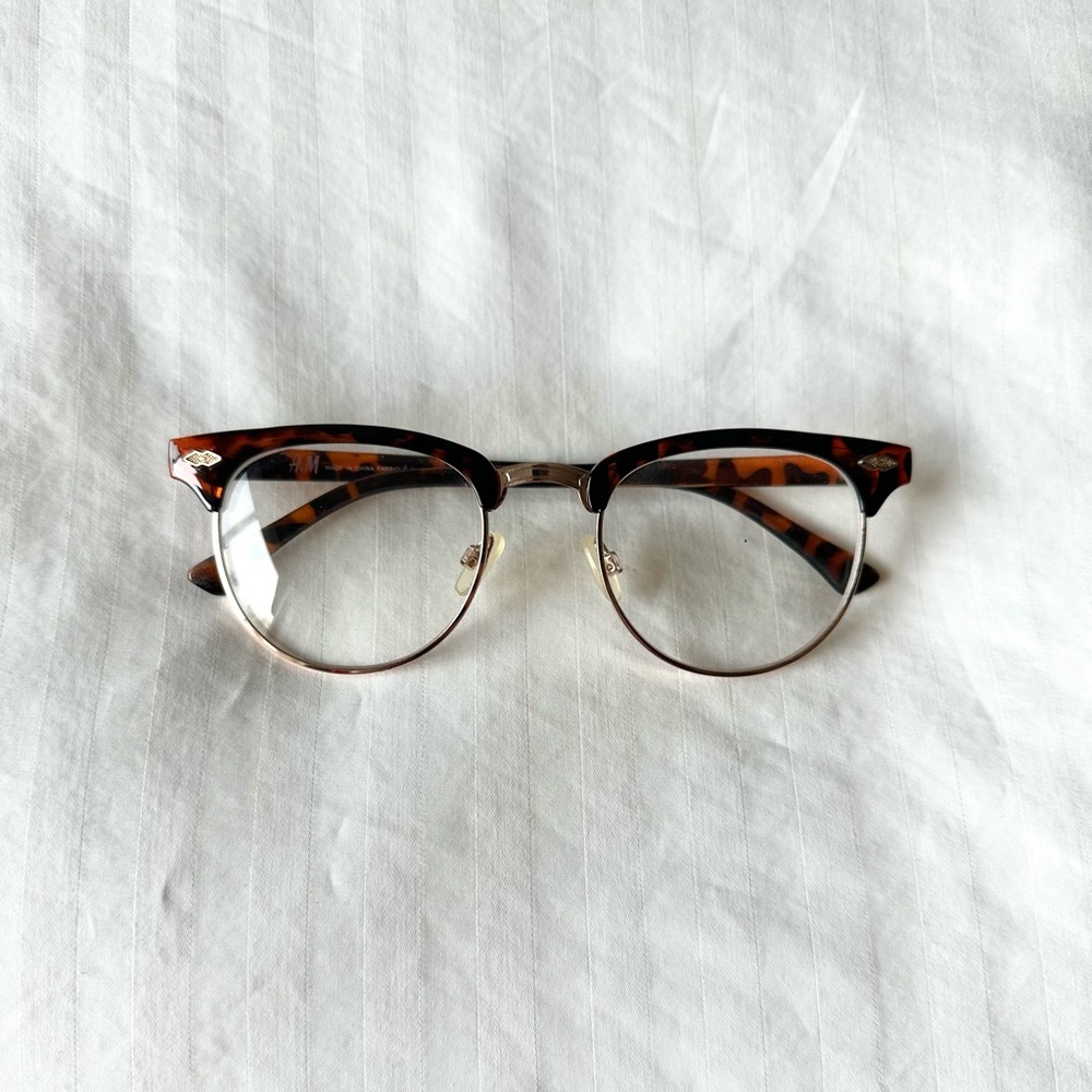 Clear Glasses (non prescription)